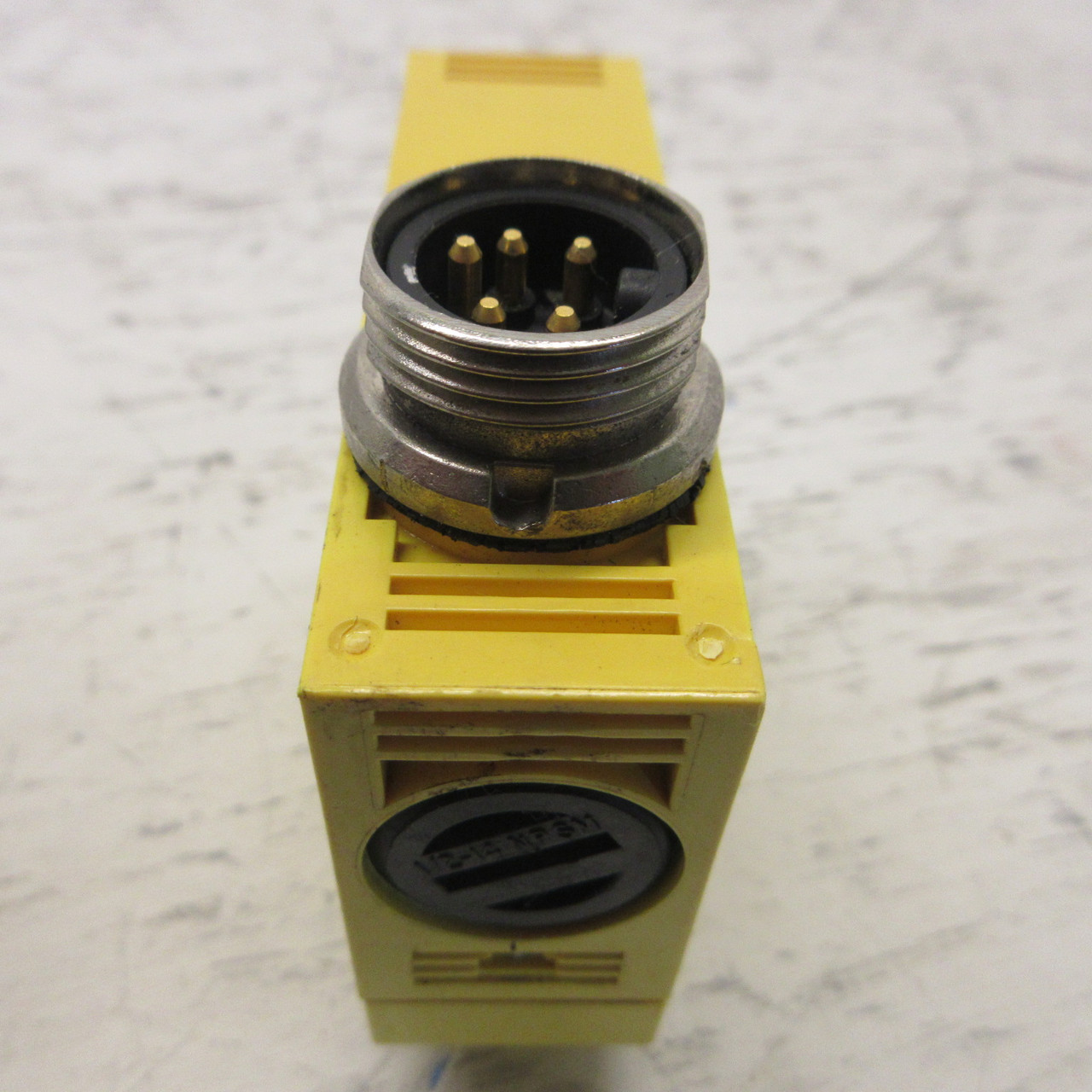 Banner Q85VR3R-T9 PhotoElectric Reciver w/ Outputtimer Sensor Range 23M 240VAC (AH1152-11)