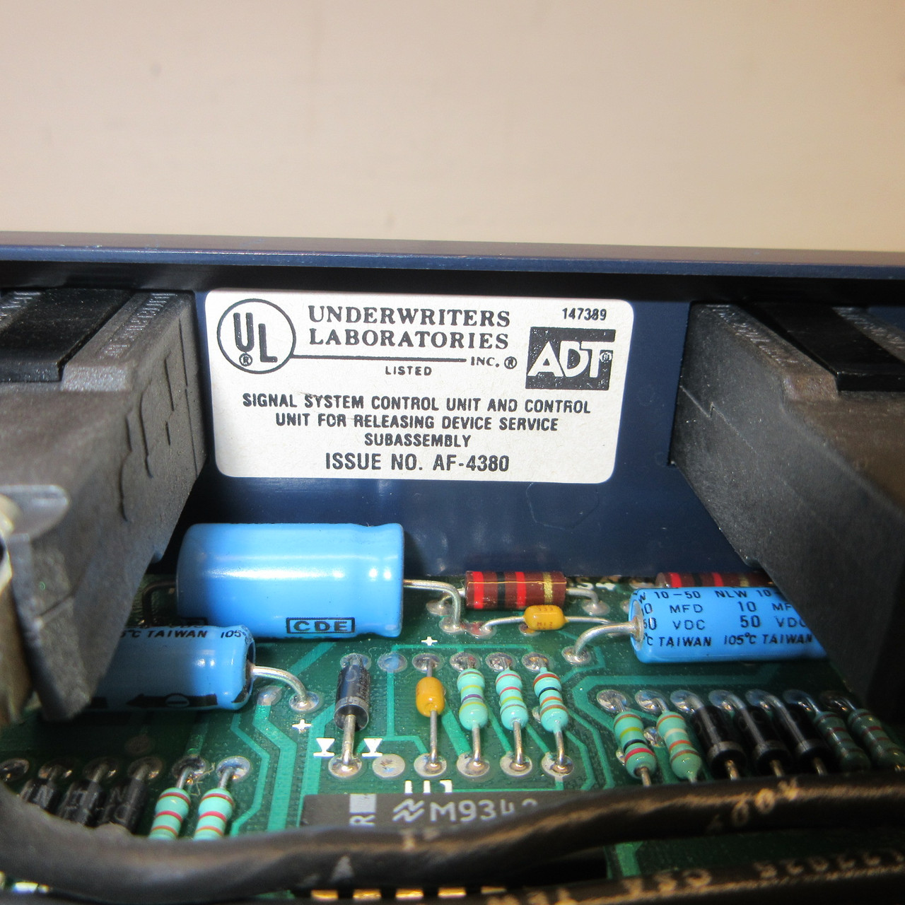 ADT 4520-701 Signal System Control Unit & Control Unit For Releasing Device Fire (AH1159-1)