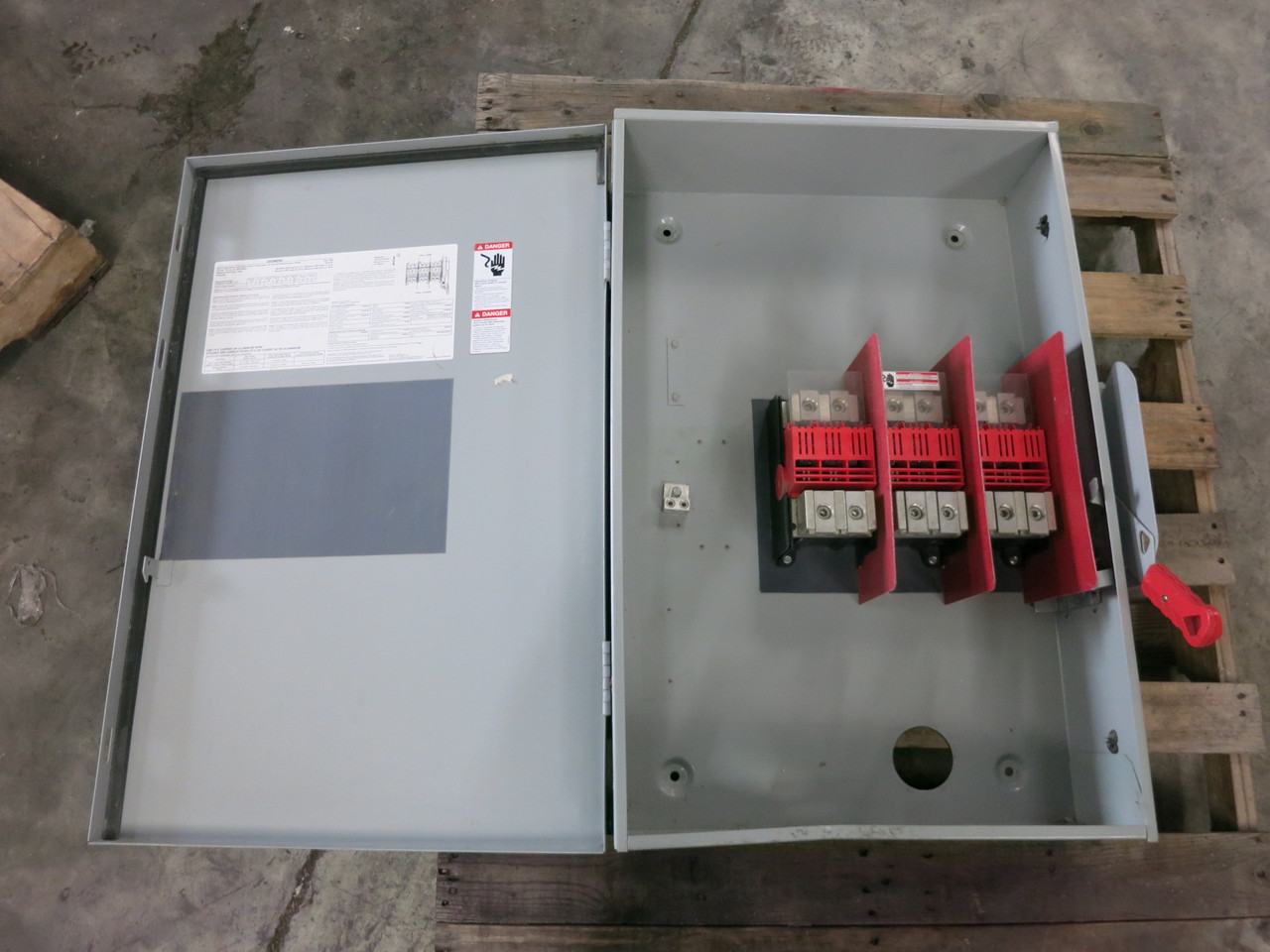 Siemens HNF365RA 400A 600V Non-Fusible Safety Switch Disconnect 400 Amp 3R (DW8119-1)