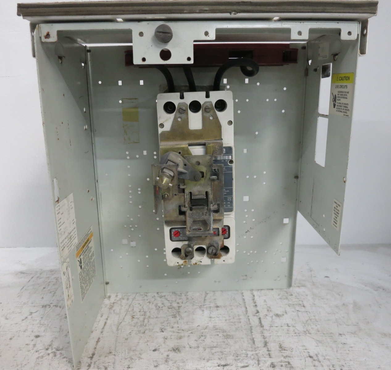 Cutler Hammer 2100 250A Breaker 18" MCC Feeder Bucket 250 Amp HMCP Motor Control (DW8128-3)