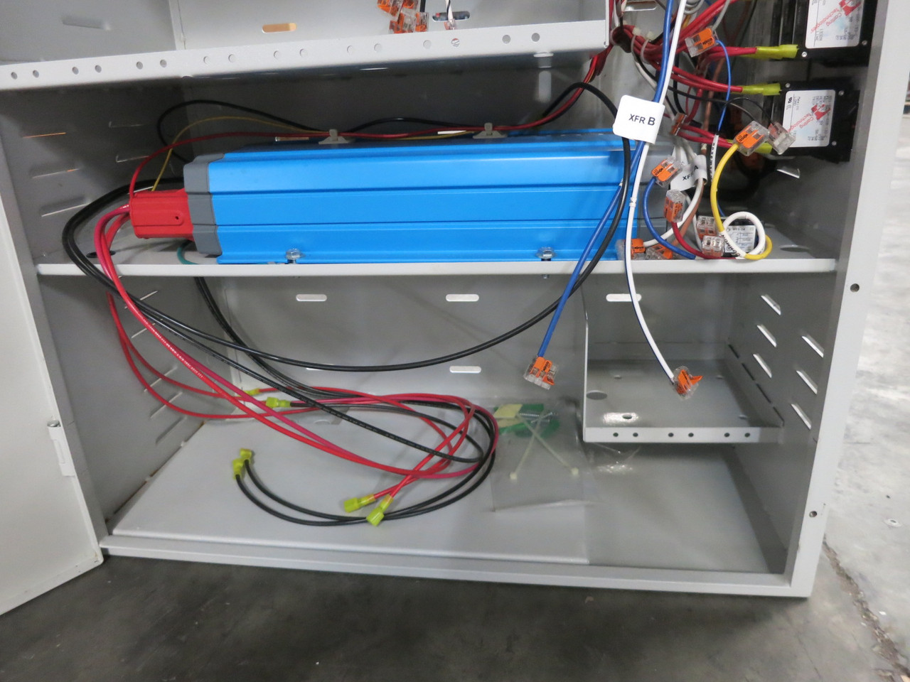 NEW LVS CEPS-A-3000-277V Emergency Lighting Inverter Central Power Source 3000W (DW8127-1)