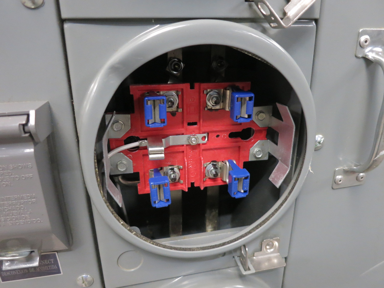 NEW Square D MPR66-125 6 Socket Meter Center 600A Bus 125A 120/240V Meter-Pak (DW8123-1)