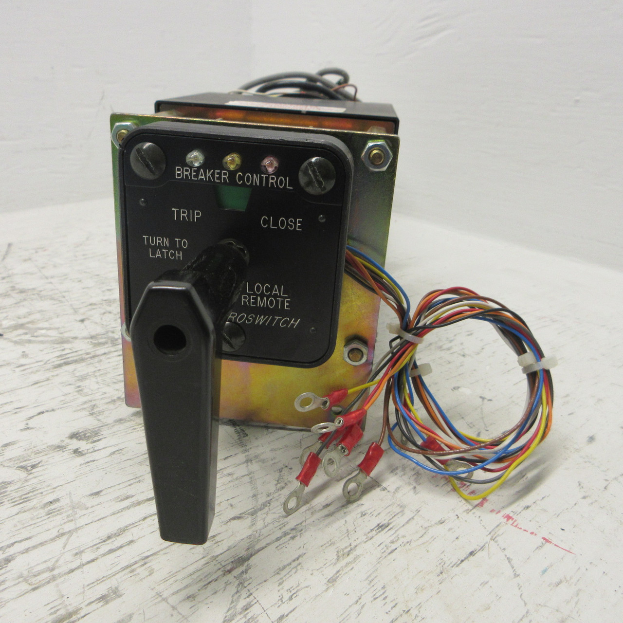 Electroswitch 88PC205LB Series 24 CSR Rotary Switch Breaker Control 600V 125VDC (AH1180-1)