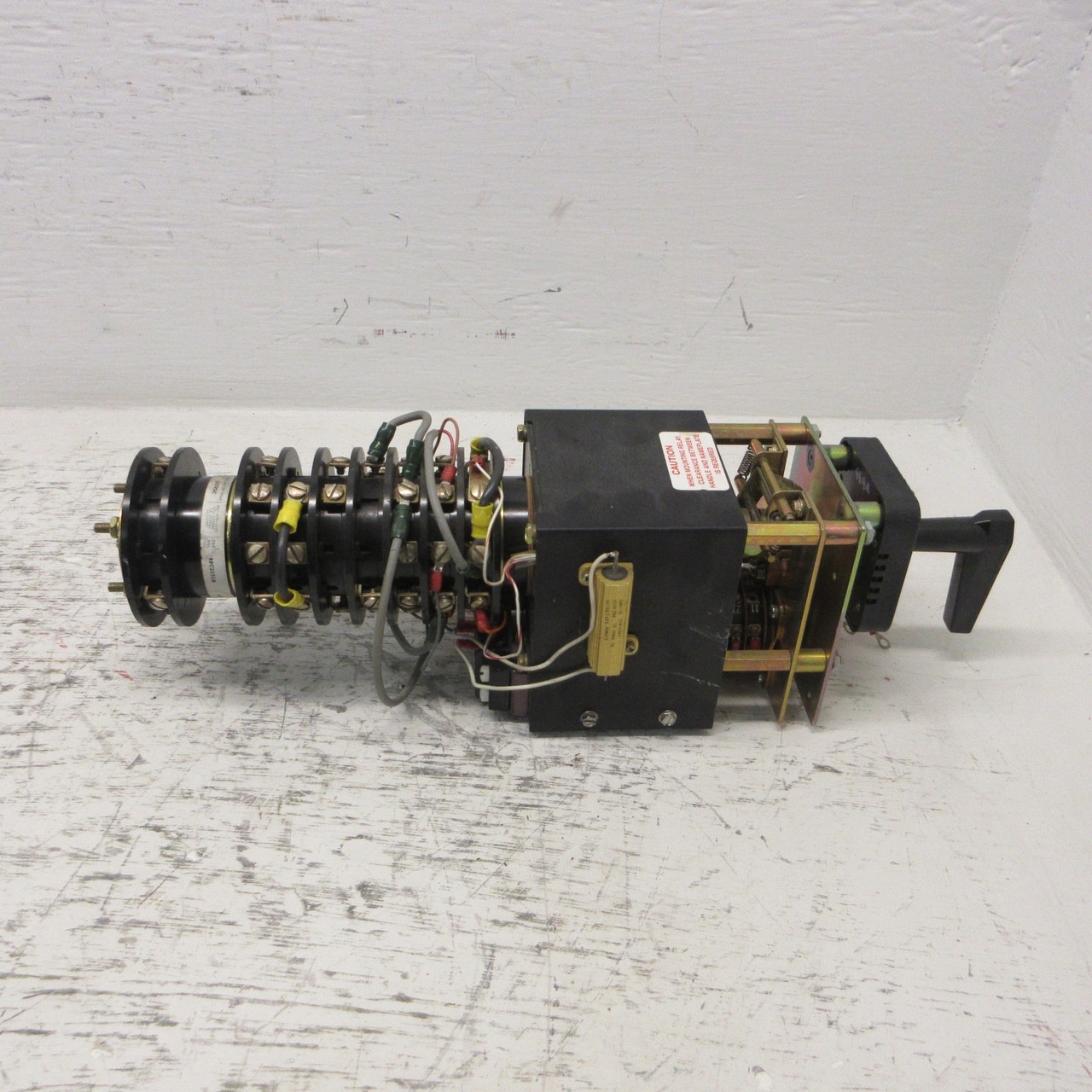 Electroswitch 88PC205LB Series 24 CSR Rotary Switch Breaker Control 600V 125VDC (AH1180-1)