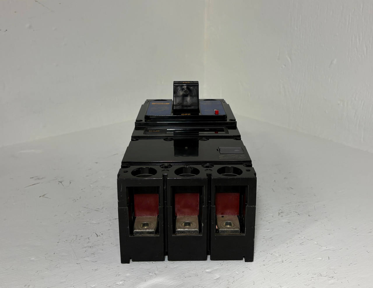 Mitsubishi NV400-SS 400A Circuit Breaker w/ 250 Amp Trip NV400SS 3P 415V (EM5913-1)