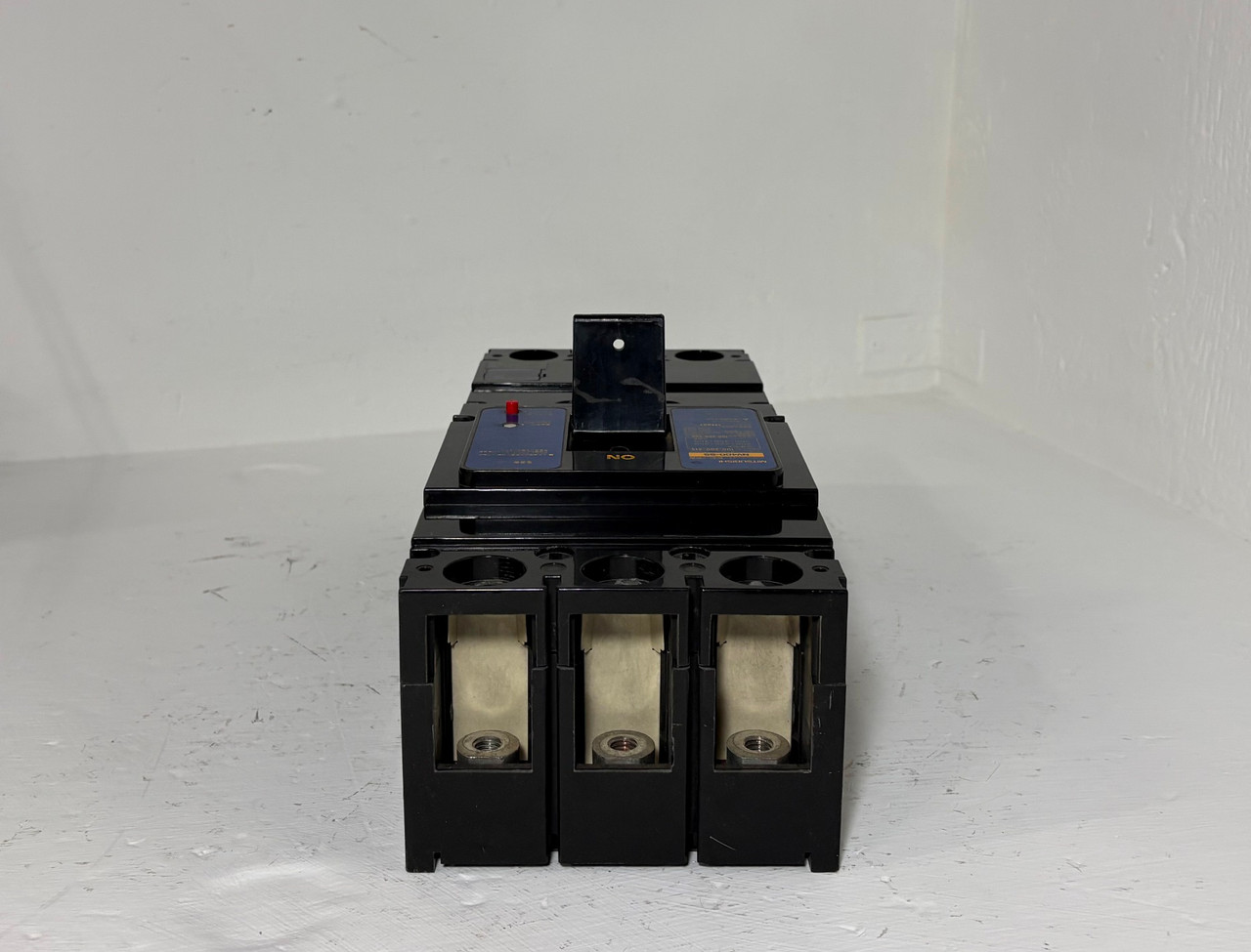 Mitsubishi NV400-SS 400A Circuit Breaker w/ 250 Amp Trip NV400SS 3P 415V (EM5913-1)