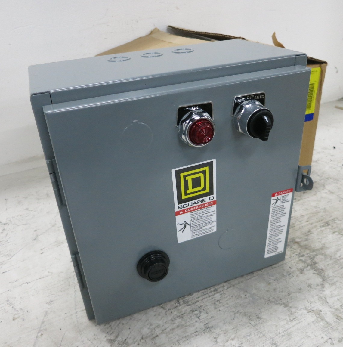 NEW Square D 8536SBO2S Enclosed Size 0 Motor Starter 120V Coil 5 HP 8536SB02S (DW8136-1)