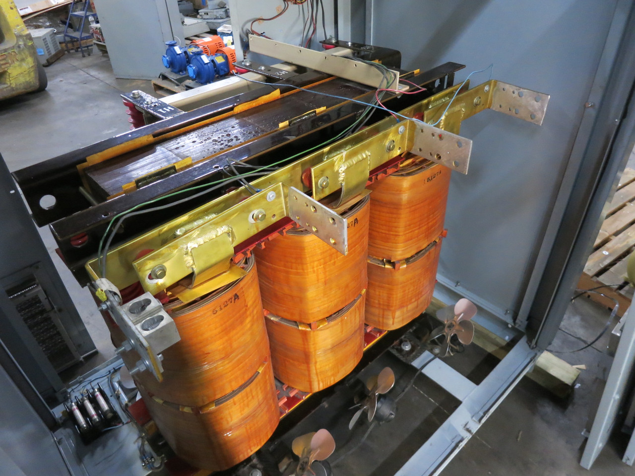 Virginia 225/300 kVA 12470V to 208Y/120 V 3PH Dry Type Transformer 12470 - 208 (DW8148-1)
