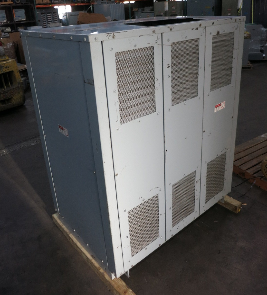 Virginia 225/300 kVA 12470V to 208Y/120 V 3PH Dry Type Transformer 12470 - 208 (DW8148-1)