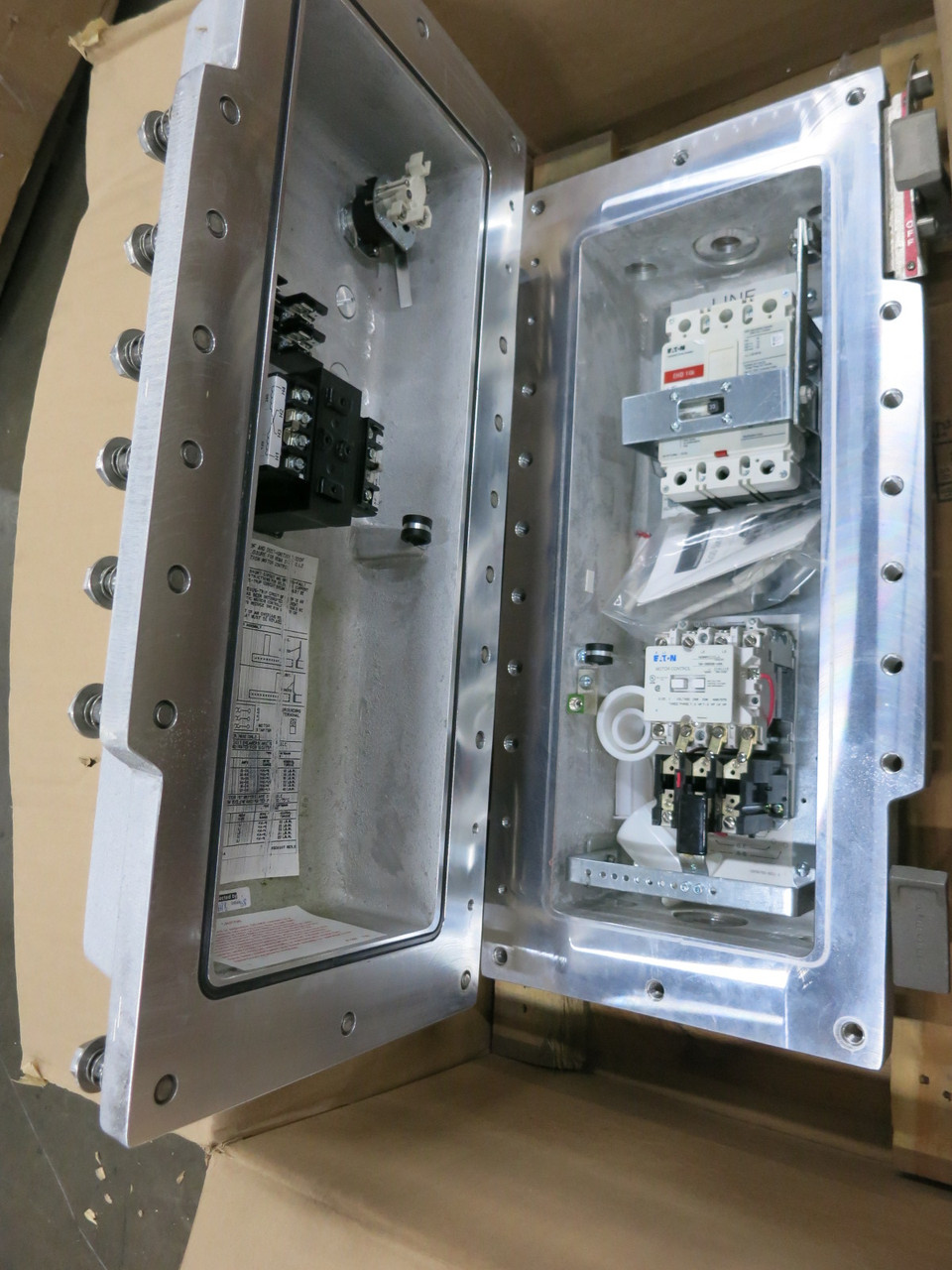 NEW Cooper EBMC1FB 30A Breaker Size 1 Starter Explosion Proof Combo Box 30 Amp (DW8162-1)