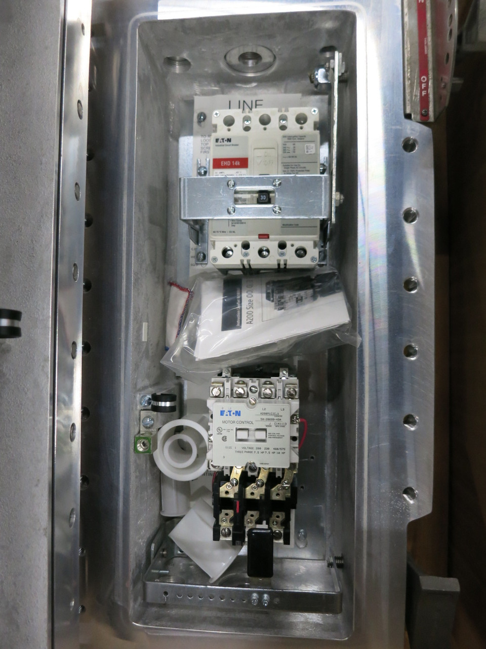 NEW Cooper EBMC1FB 30A Breaker Size 1 Starter Explosion Proof Combo Box 30 Amp (DW8162-1)