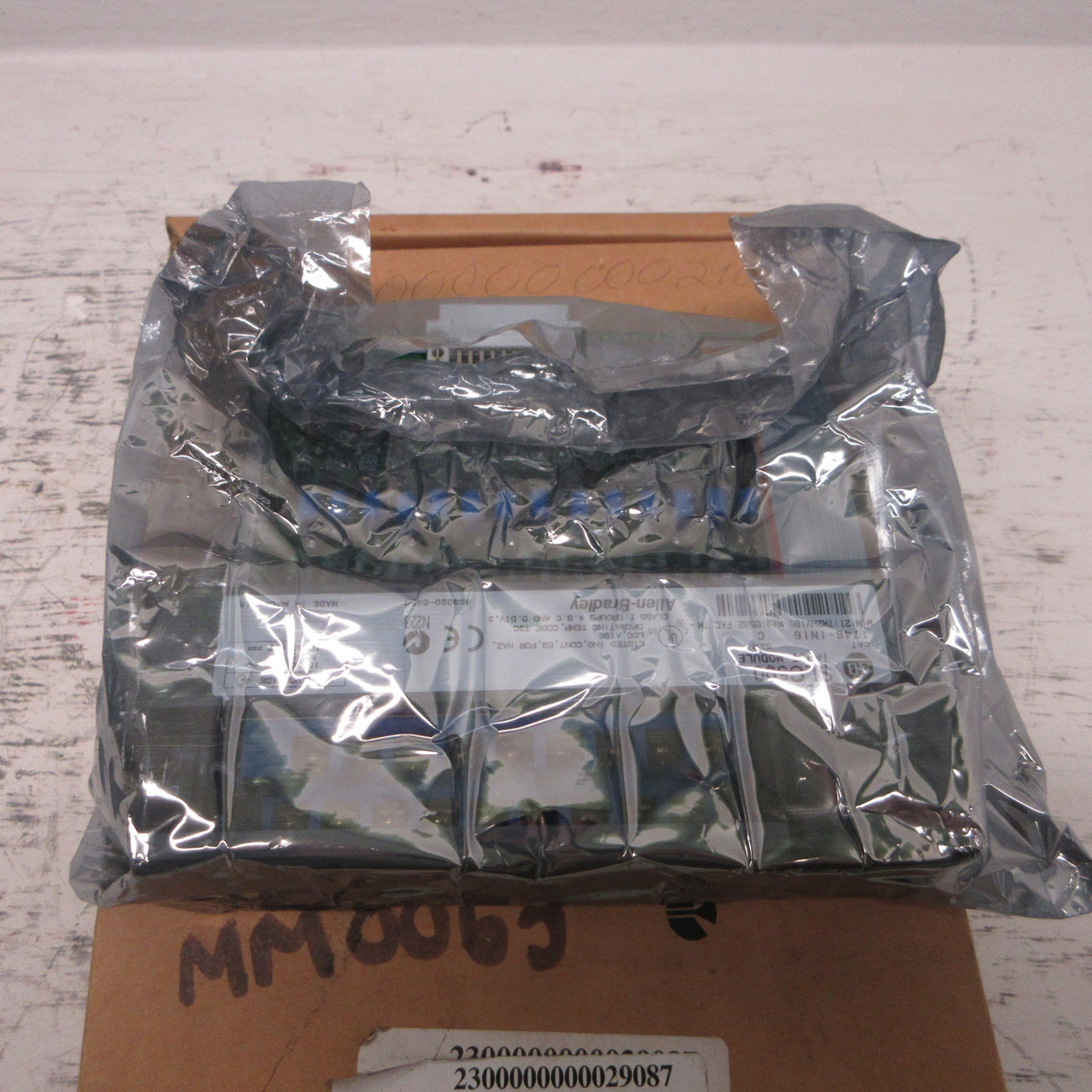 NEW Allen Bradley 1746-IN16 Series C SLC-500 Input Module I/O PLC 17461N16 NIB (AH1215-1)