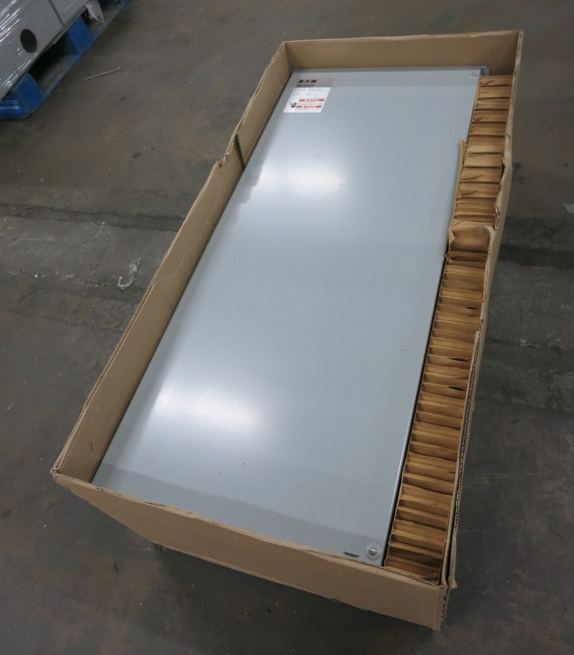 NEW Eaton 3MTB800R 800A 120/208/240V Main Terminal Box 3PH 4W 800 Amp 3R (DW8174-1)