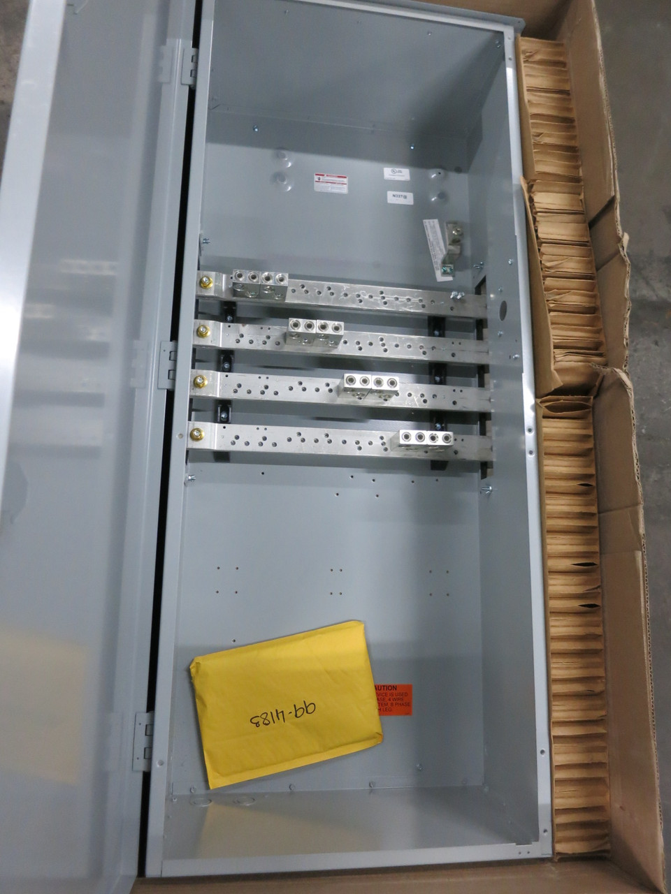 NEW Eaton 3MTB800R 800A 120/208/240V Main Terminal Box 3PH 4W 800 Amp 3R (DW8174-1)