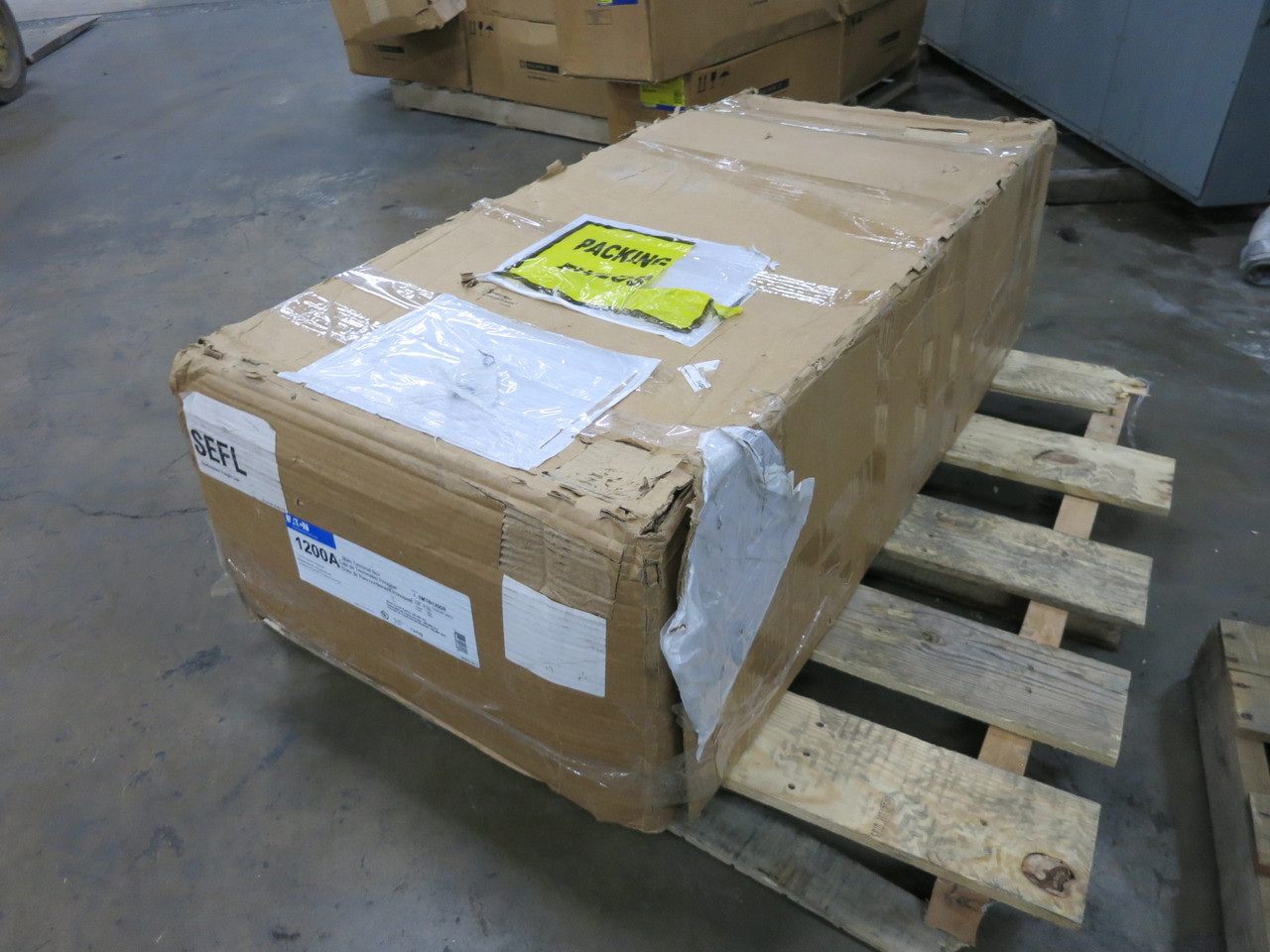 NEW Eaton 1MTB1200R 1200A 120/240V Main Terminal Box 1PH 3W 1200 Amp 3R (DW8171-1)