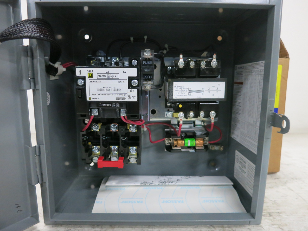 NEW Square D 8536SBO2S Enclosed Size 0 Motor Starter 208V CPT 120V Coil 8536SBG2 (DW8180-5)