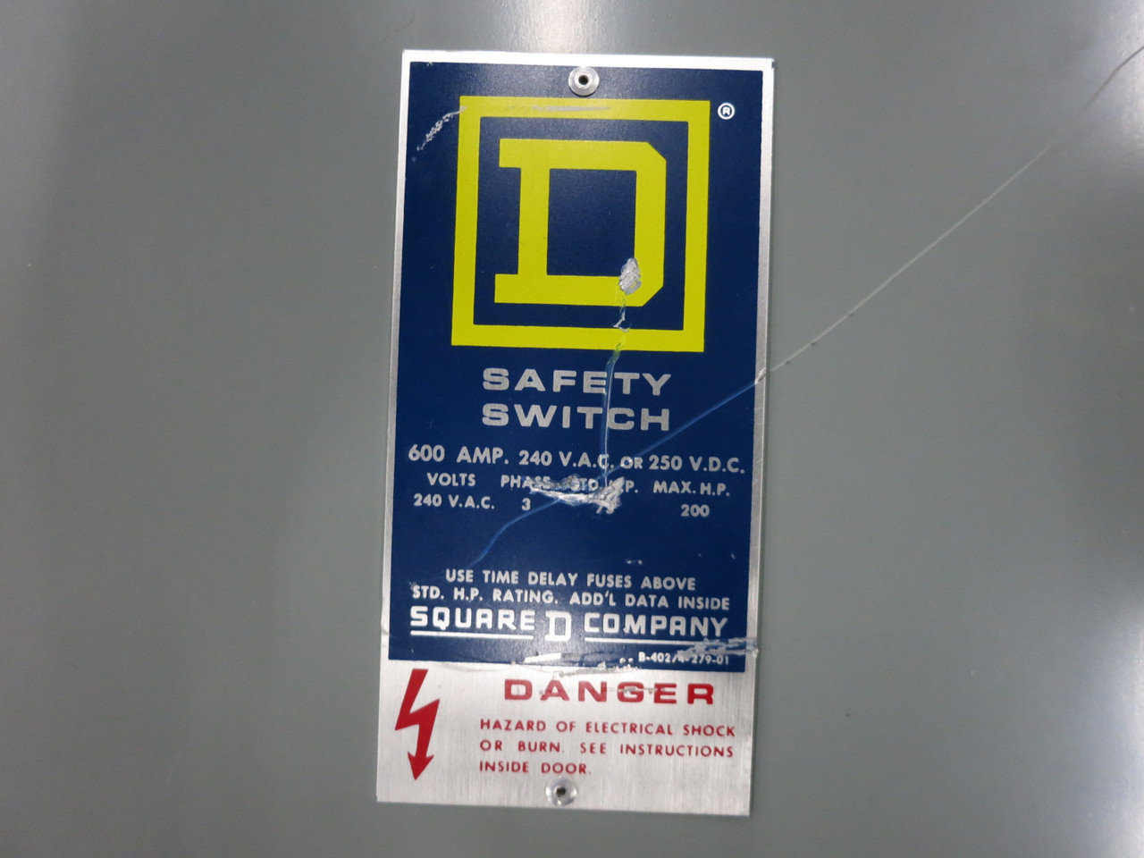 Square D H226N 600A 240V 2-Pole Fusible Safety Switch Neutral 600 Amp H226-N D2 (DW8178-1)