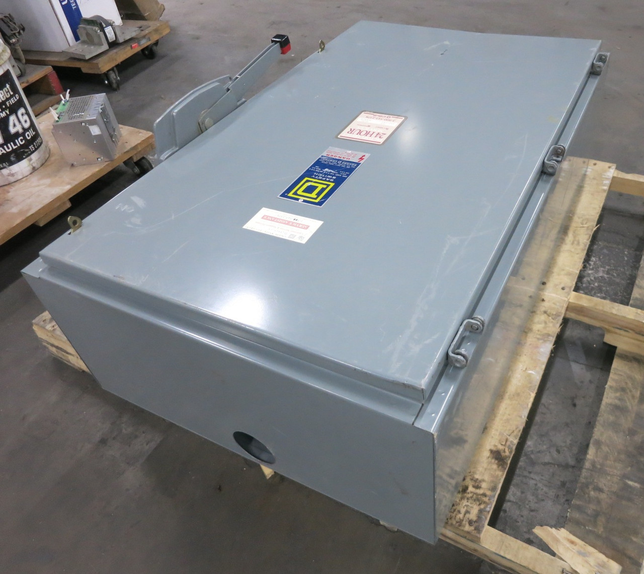 Square D H226N 600A 240V 2-Pole Fusible Safety Switch Neutral 600 Amp H226-N D2 (DW8178-1)