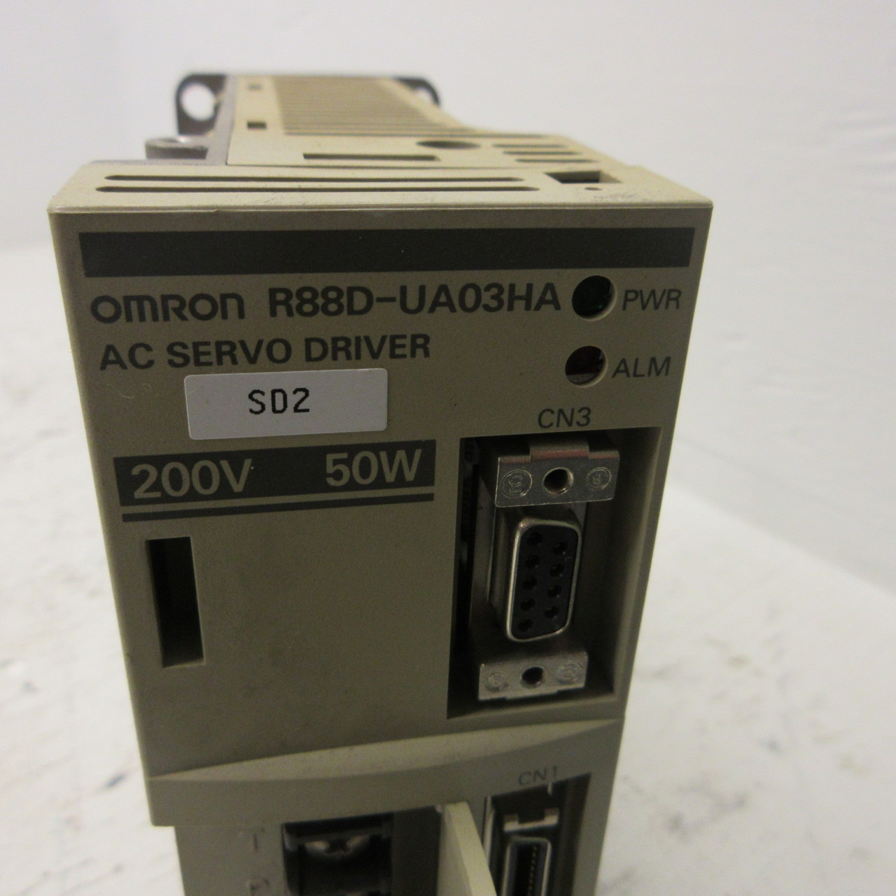 Omron R88D-UA03HA AC Servo Driver 200/230 VAC 50W 1.5A Drive 60Hz w/ R88A-PR03U (AH1225-1)