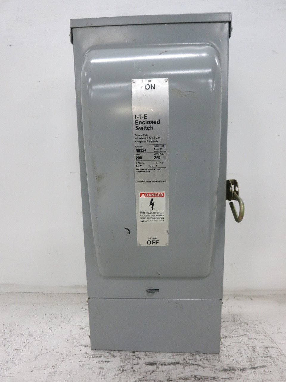 ITE NR324 200A 240V 2-Pole Fusible Disconnect Switch Neutral 200 Amp NR-324 3R (DW8181-1)