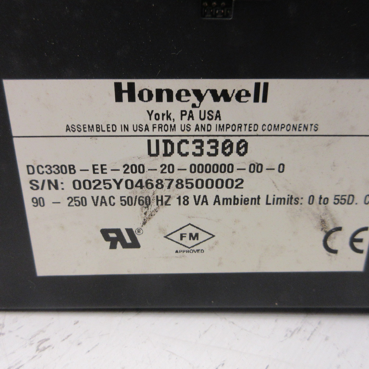 Honeywell UDC3300 Temperature Controller DC330B-EE-200-20-000000-00-0 90-250VAC (AH1235-1)