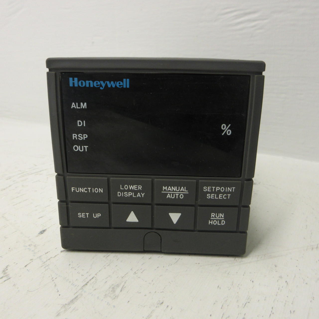 Honeywell UDC3000 Temperature Controller DC300K-E-0A0-20-0000-0 90-264VAC 18VA (AH1236-2)
