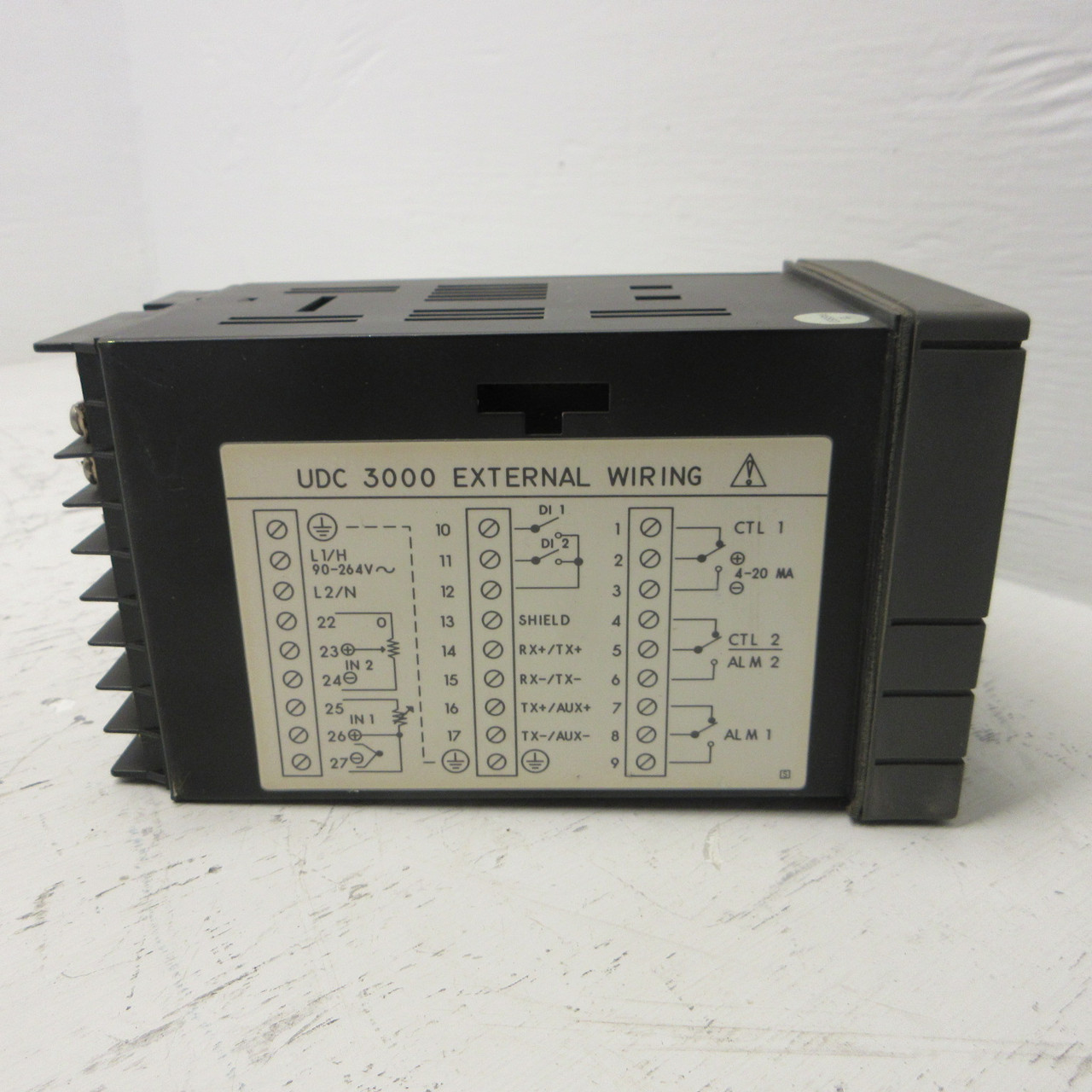 Honeywell UDC3000 Temperature Controller DC300K-E-0A0-20-0000-0 90-264VAC 18VA (AH1236-2)