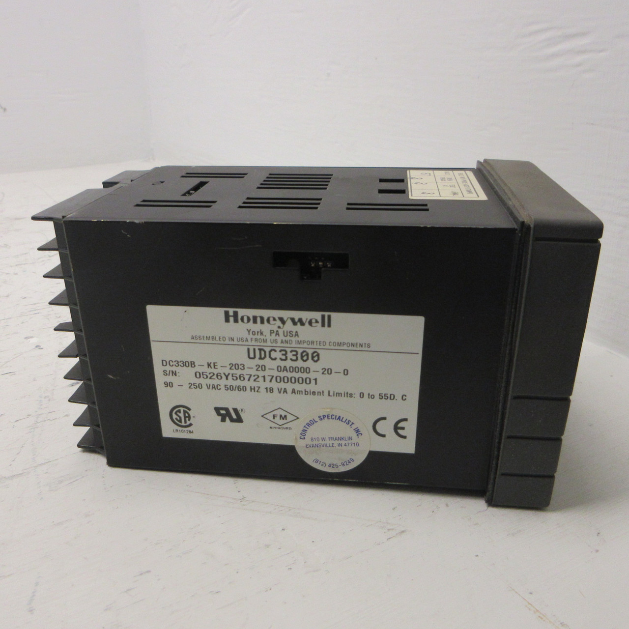 Honeywell UDC3300 Temperature Controller DC330B-KE-203-20-0A0000-20-0 90-250VAC (AH1231-1)