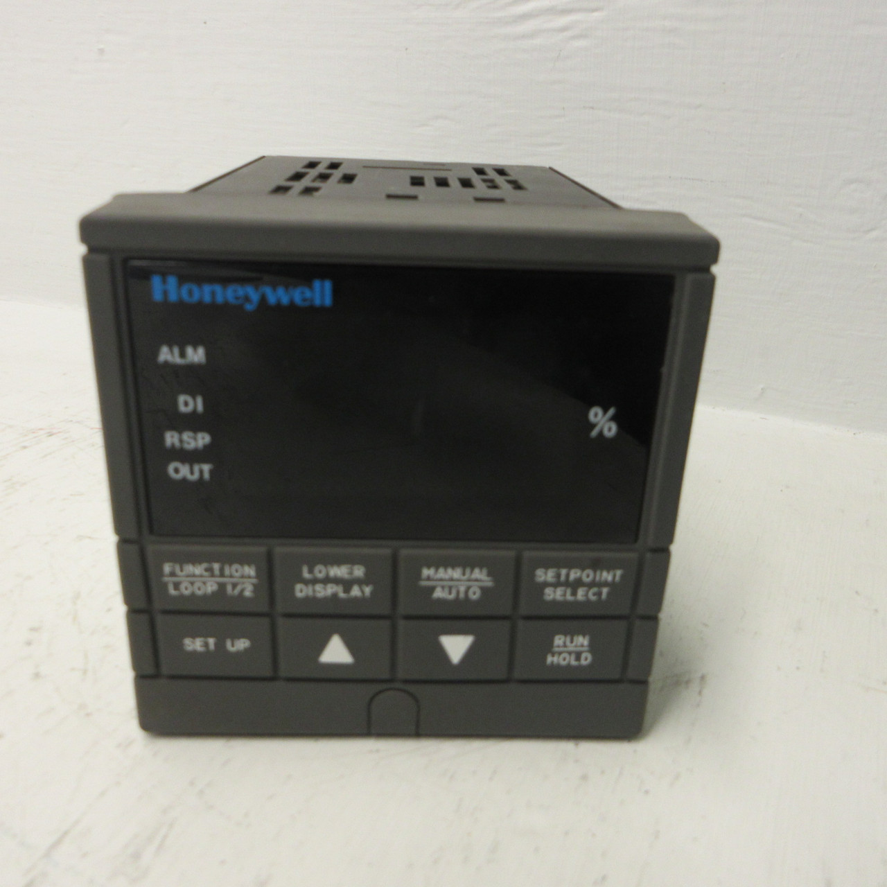 Honeywell UDC3300 Temperature Controller DC330B-KE-203-20-0A0000-E0-0 90-250VAC (AH1233-1)