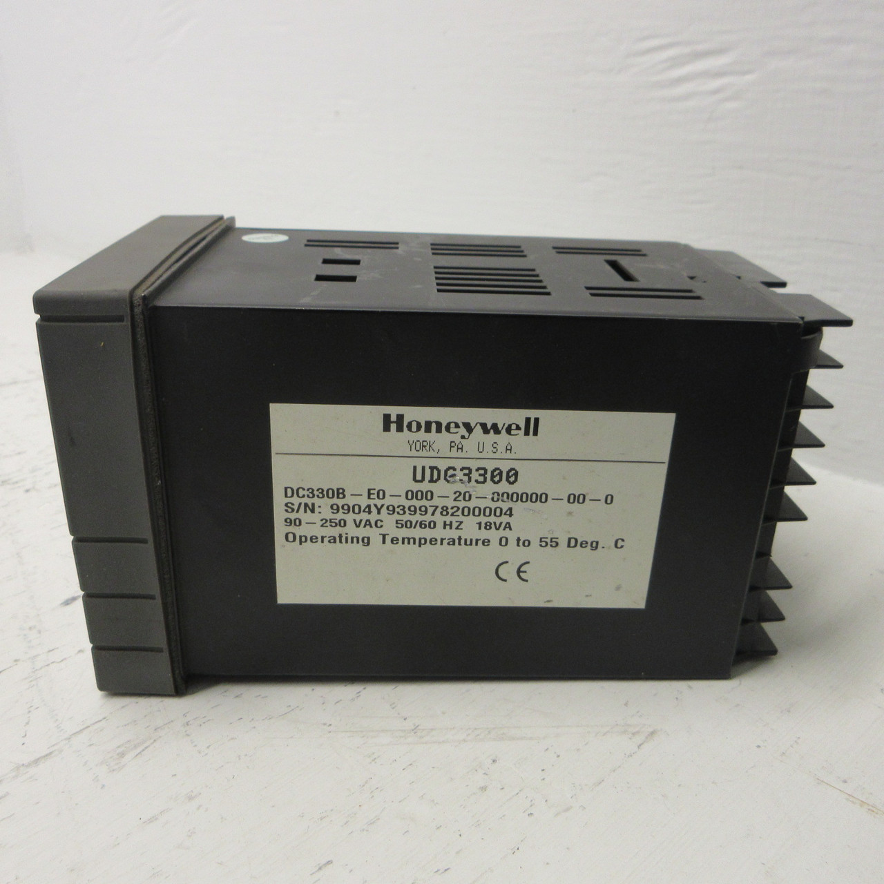 Honeywell UDC3300 Temperature Controller DC330B-E0-000-20-000000-00-0 90-250VAC (AH1234-1)