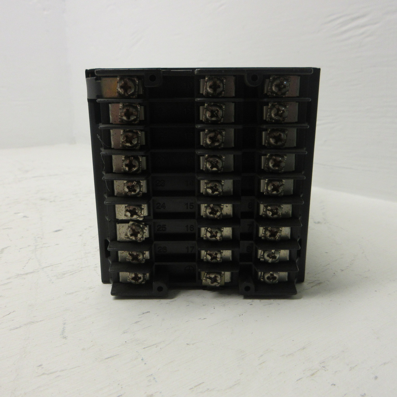 Honeywell UDC3300 Temperature Controller DC330B-E0-000-20-000000-00-0 90-250VAC (AH1234-1)