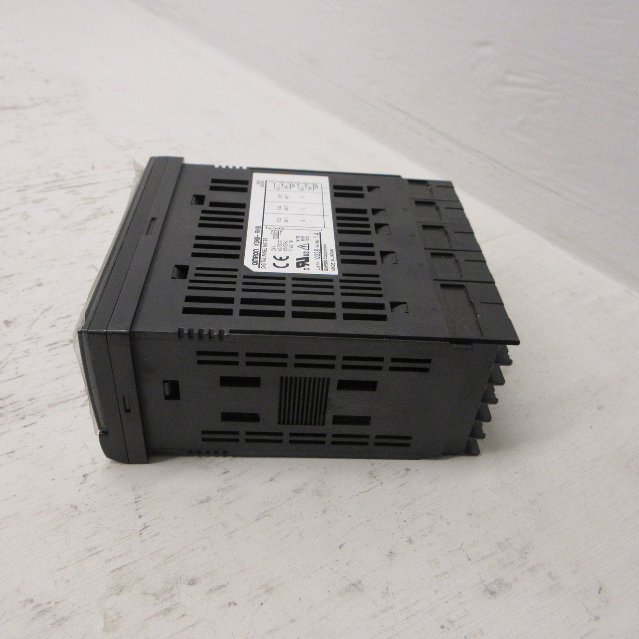 Omron K3HB-RNB Digital Panel Meter 24V AC/DC 5 Digit 50/60hz 11VA 7W 8 Terminal (AH1227-1)