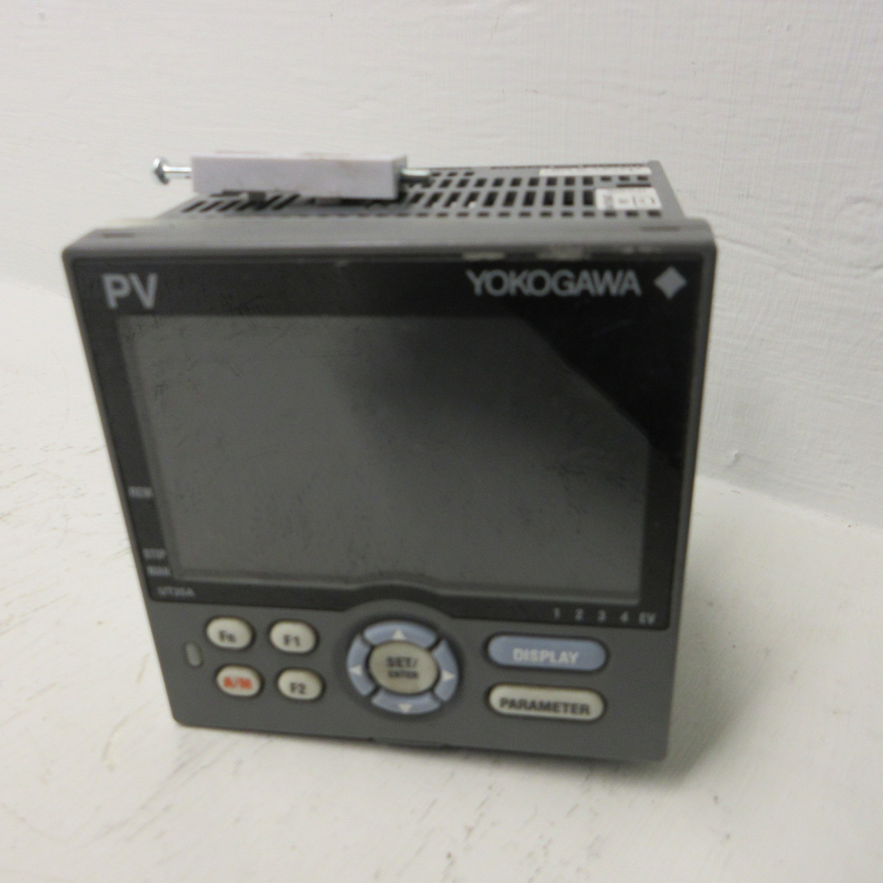 Yokogawa UT35A Temperature Controller UT35A-012-11-00 100-240V 18VA Style S9.R1 (AH1240-1)