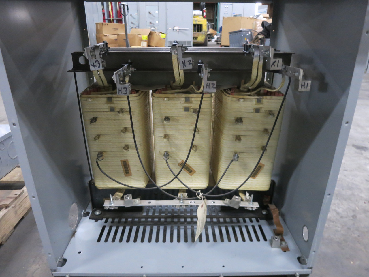 GE 75 kVA 480 Delta to 208Y/120 V 3PH Dry Type Transformer 9T83B3874 480V 208 (DW8190-1)