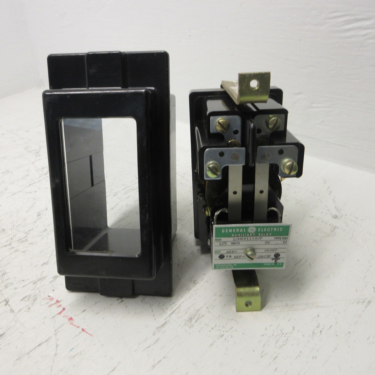 General Electric GE 12HGA111A2F Auxiliary Relay Type HGA 125VDC P.B GEF-2623F (AH1245-2)