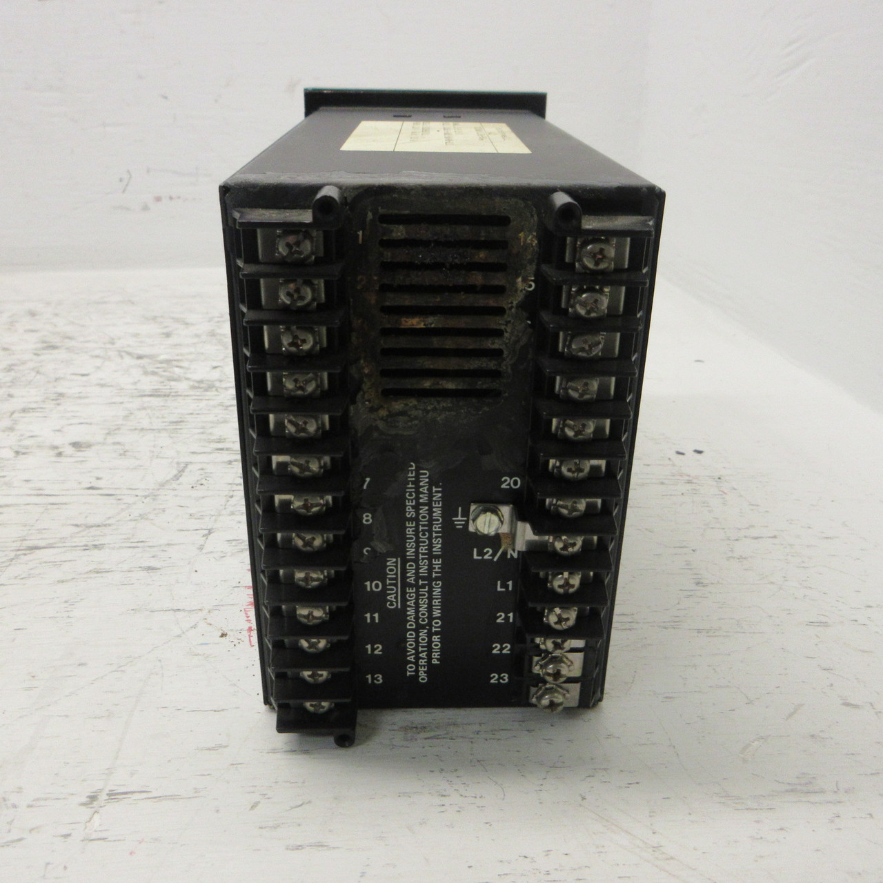 Honeywell UDC5000 Ultra-Pro Temperature Controller DC5063-0-0001-500-00-0211 (AH1251-1)