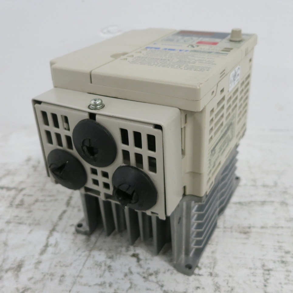 Yaskawa CIMR-V7AM40P7 GPD 315/V7 AC VS Drive 1 HP 0.75kW 380-460V Magnetek (DW8202-2)