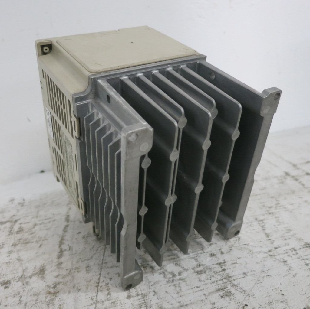 Yaskawa CIMR-V7AM40P7 GPD 315/V7 AC VS Drive 1 HP 0.75kW 380-460V Magnetek (DW8202-2)