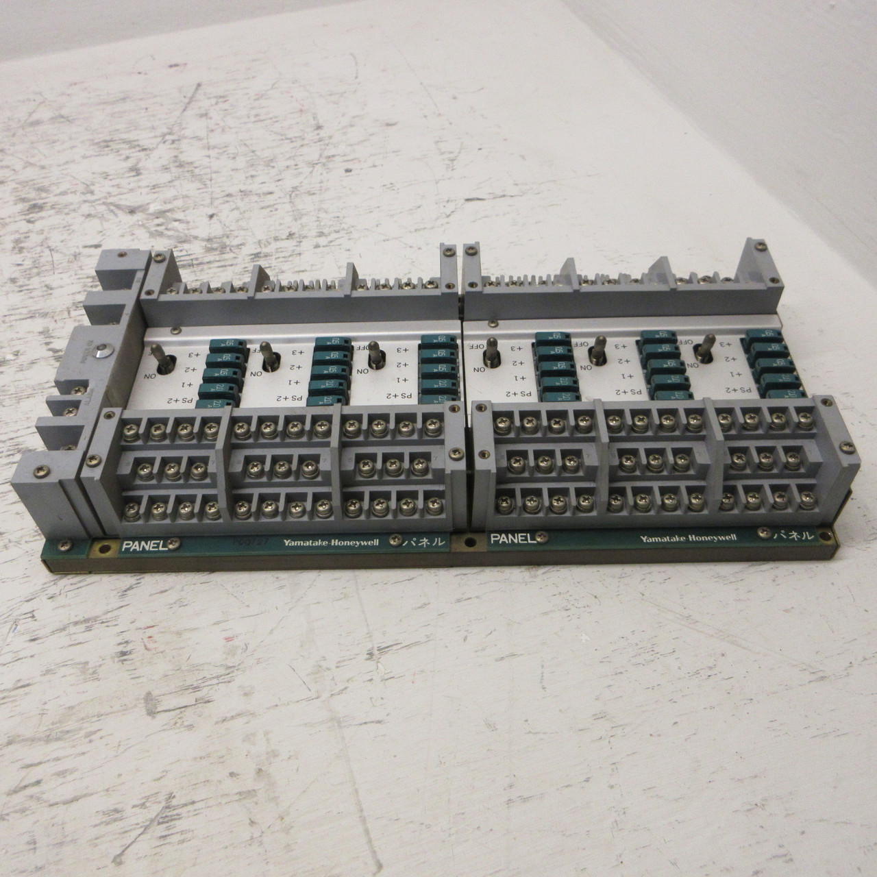 Yamatake Honeywell KMW210-X-X Terminal Block Unit 80330691-001 80330689-001 24V (AH1256-4)