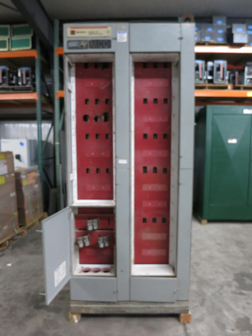 Cutler Hammer Freedom 2100 800A 480 Motor Control Center 2x Section 800 Amp FLAW (DW8205-1)