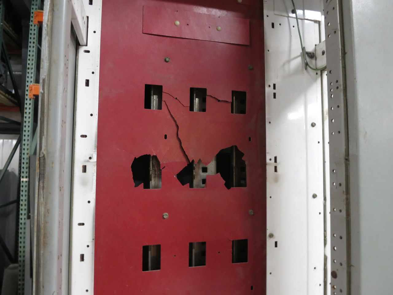 Cutler Hammer Freedom 2100 800A 480 Motor Control Center 2x Section 800 Amp FLAW (DW8205-1)