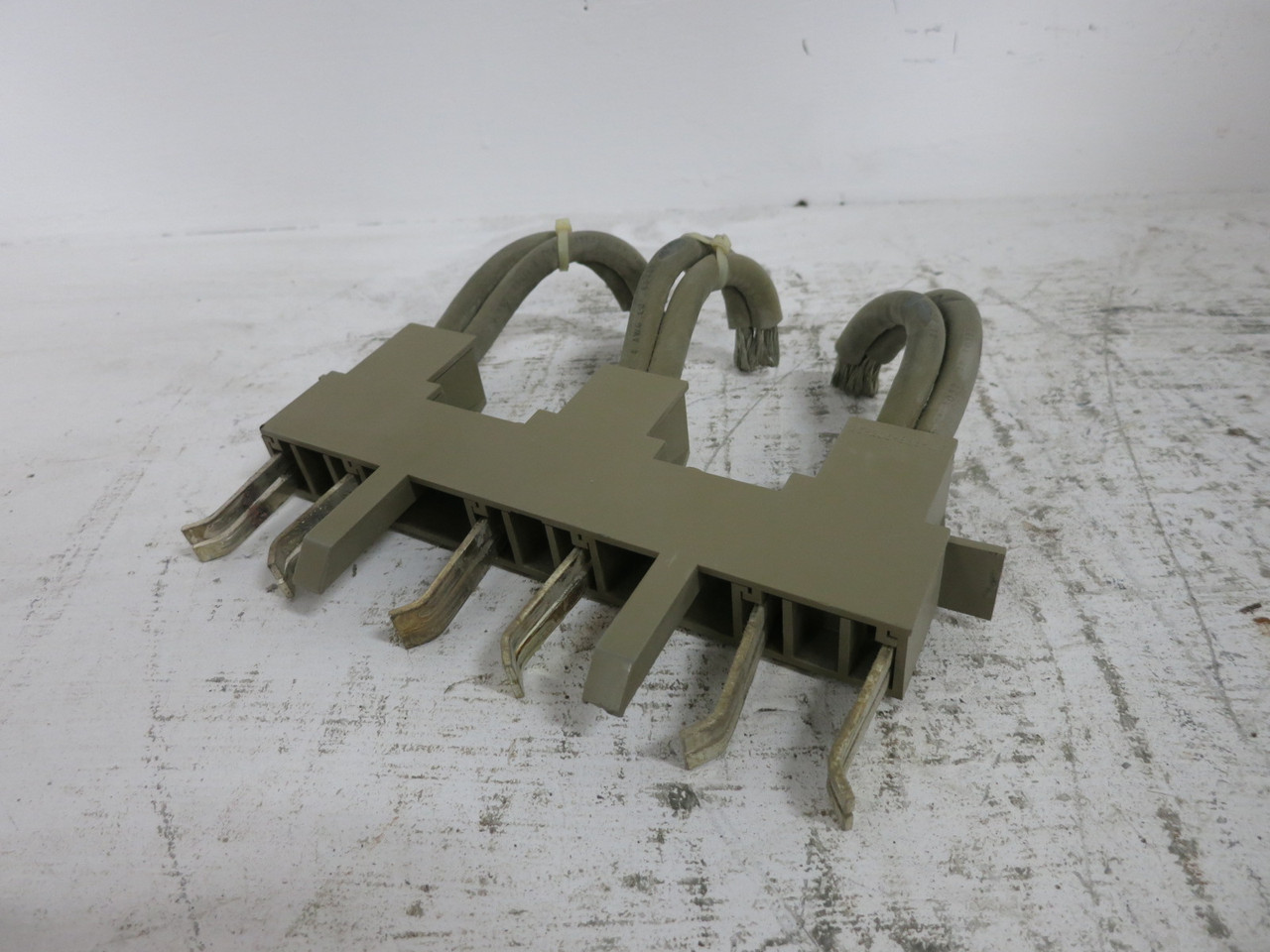 Image of Siemens Model 90 200A MCC Bucket Stab Assembly Double 4 AWG 200 Amp Mod 95 Stabs