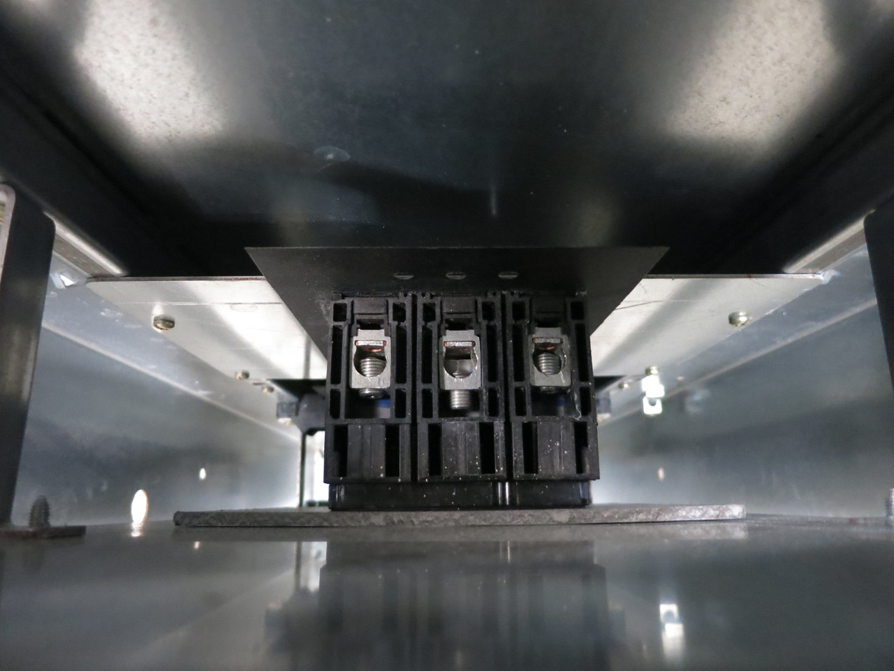 Square D 150A NF Main Breaker Panel Board 3PH 4W 480/277V 150 Amp HJM36150SA (DW8225-1)