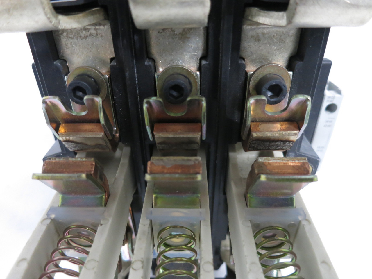 GE CK95BE300 AC Motor Contactor C-2000 IEC 250 HP @ 460V KM5EJ 110-127V Coil (DW8241-1)