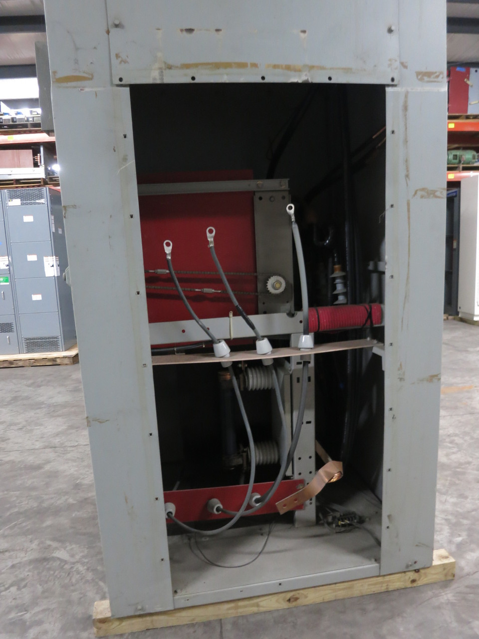 GE 15 kV 1200A Fusible Load Break Interrupter Switch 1200 Amp Cont 600A PIF (DW8245-1)