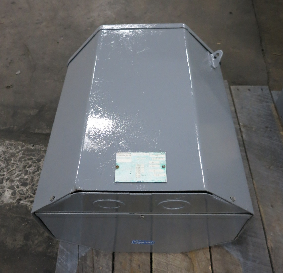 Westinghouse 25 kVA 600 to 120/240 V 1PH Transformer S60J11S25E 600V EP Single (DW8249-1)