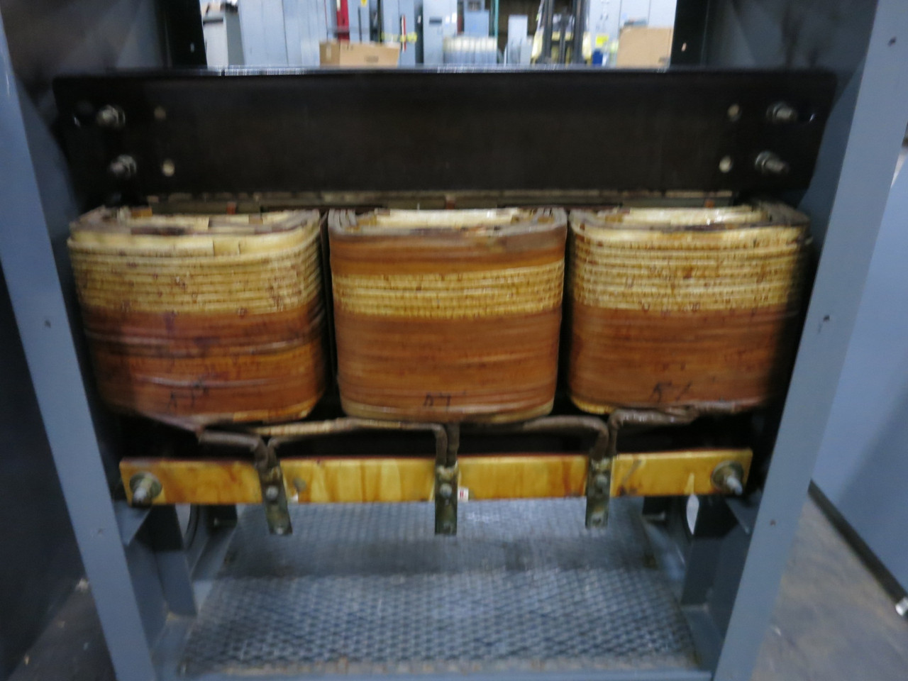 Zinsco 112.5 kVA 480 Delta to 208Y/120 V 3PH Dry Type Transformer 113-415-3 480V (DW8246-1)