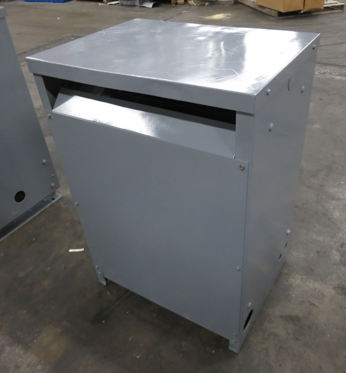 Westinghouse 75 KVA 460 Delta to 460Y/266 V 3PH Dry Type Transformer MD75E92 (DW8247-1)