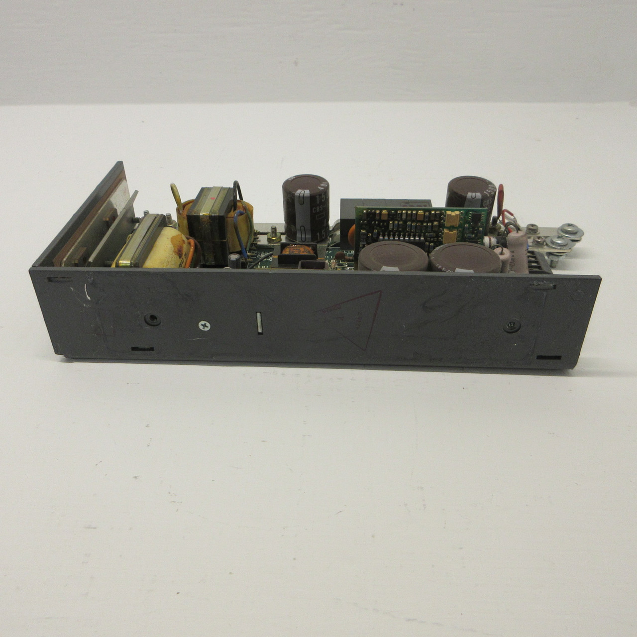 LAMBDA LFS-43-28 Regulated Power Supply 95-132VAC Input 28V Output 5.1A MAX (AH1306-5)