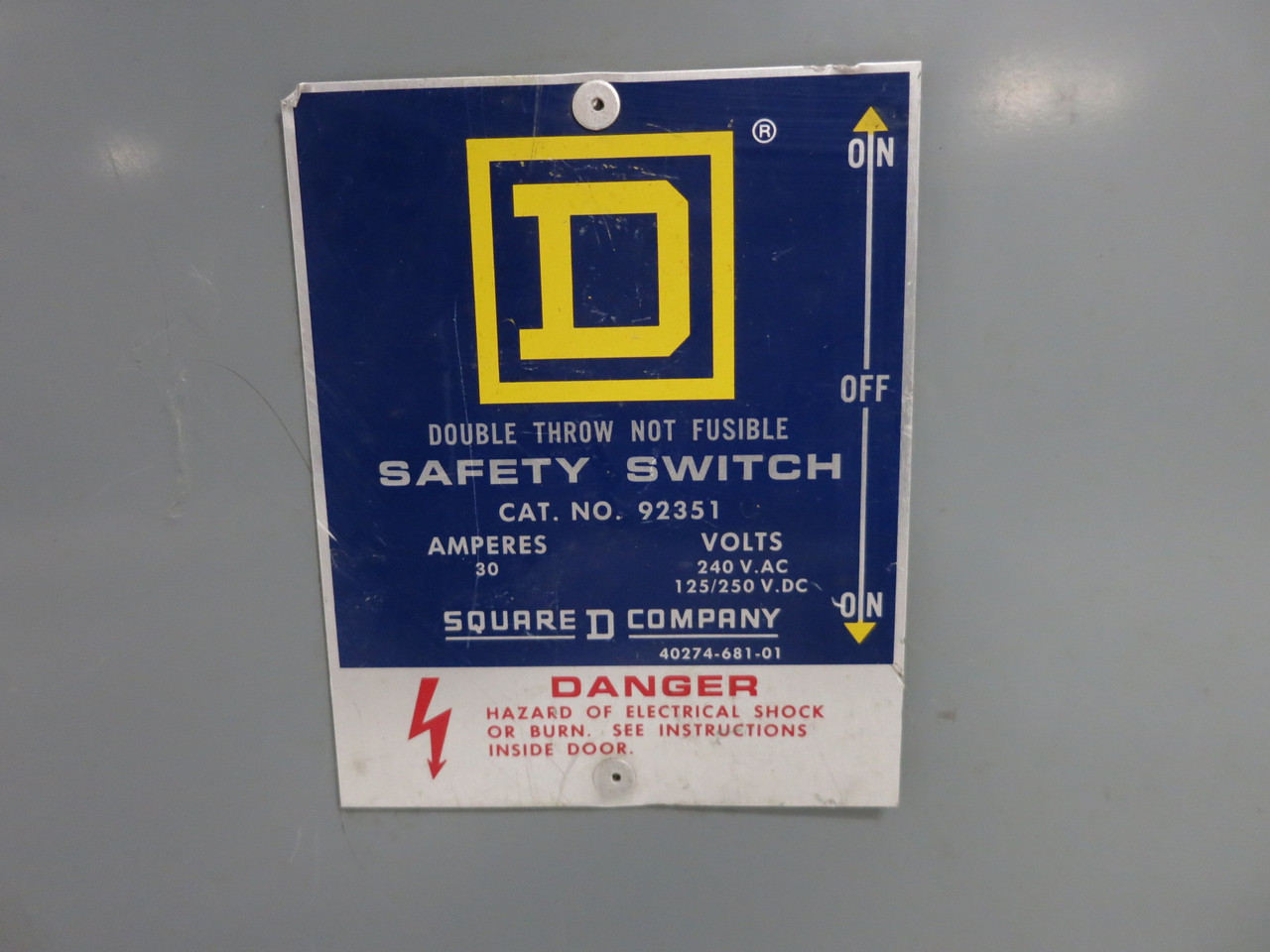 NEW Square D 92351 30A 240V Double Throw Safety Switch Manual Transfer 30 Amp E1 (DW8261-1)